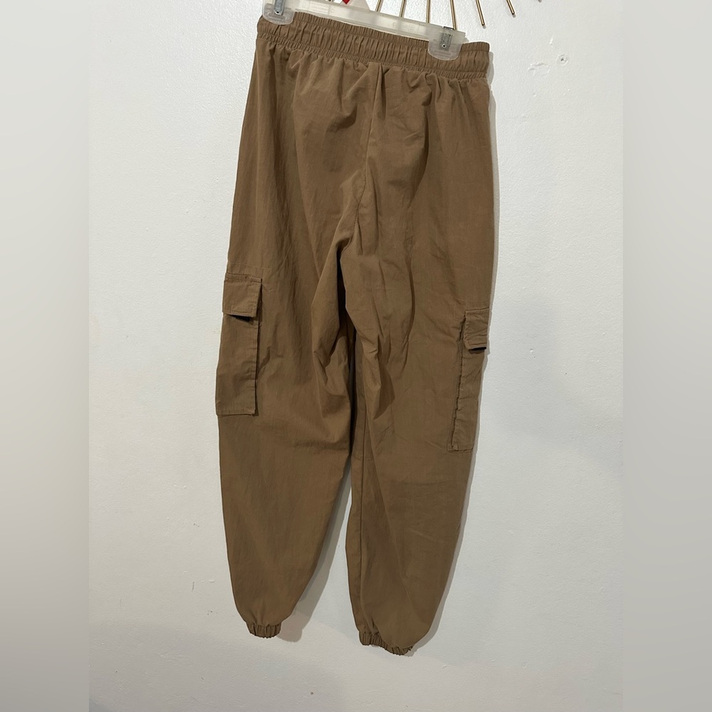 Bershka brown cargo pants XS
